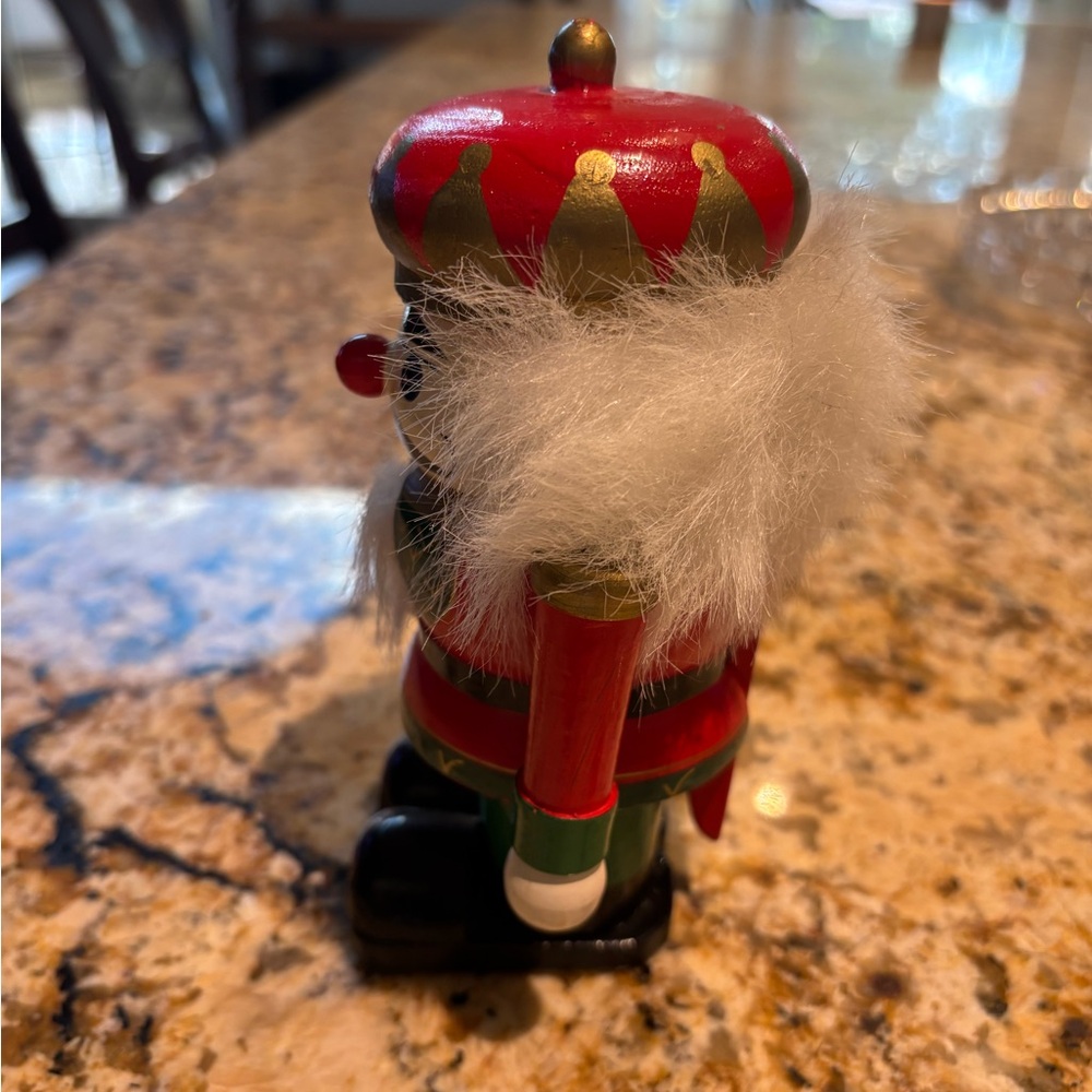 Nutcracker - Picture 3 of 8